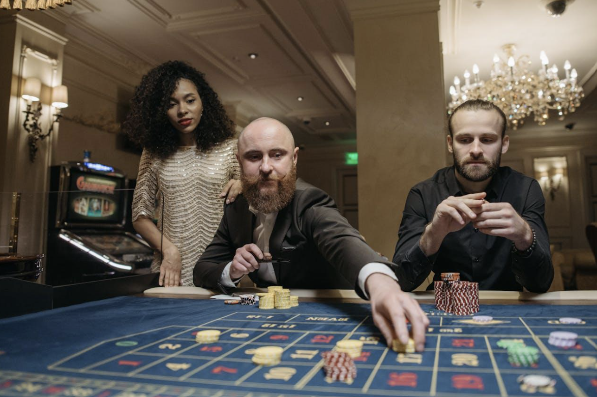 Live Dealer Games vs Traditional Online Table Games: What's Next?